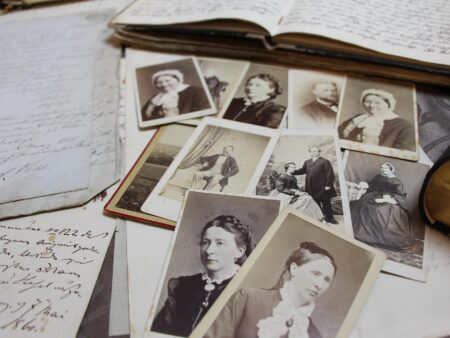 Sichtbarkeit von Frauen: Herausforderungen in der Genealogie
